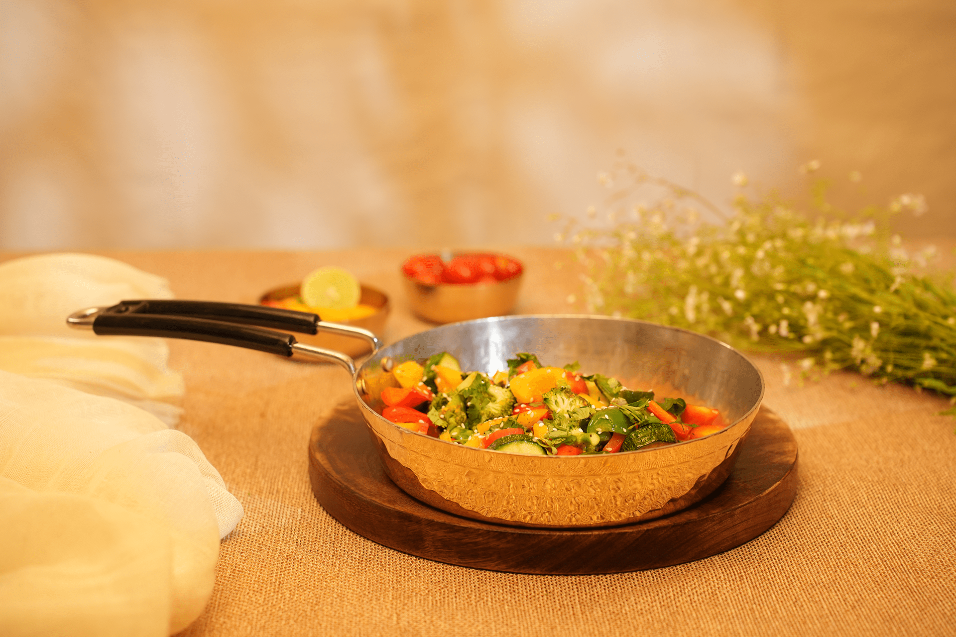 Brass Frying Pan - Non-Stick & Heat-Resistant Handle - Kalasians